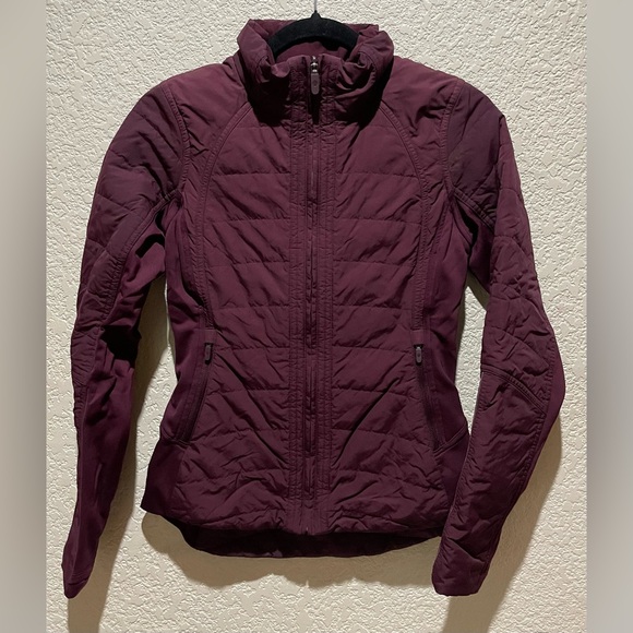 Lululemon Another Mile Jacket Cassis Color Size 4 Water Repellent - Picture 3 of 8